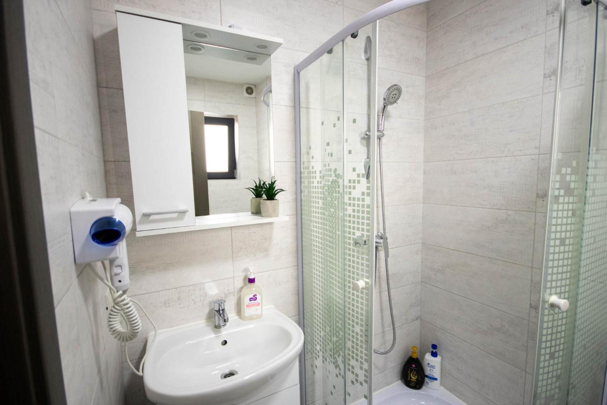 Astar Apartments - Small Radauti Luaran gambar