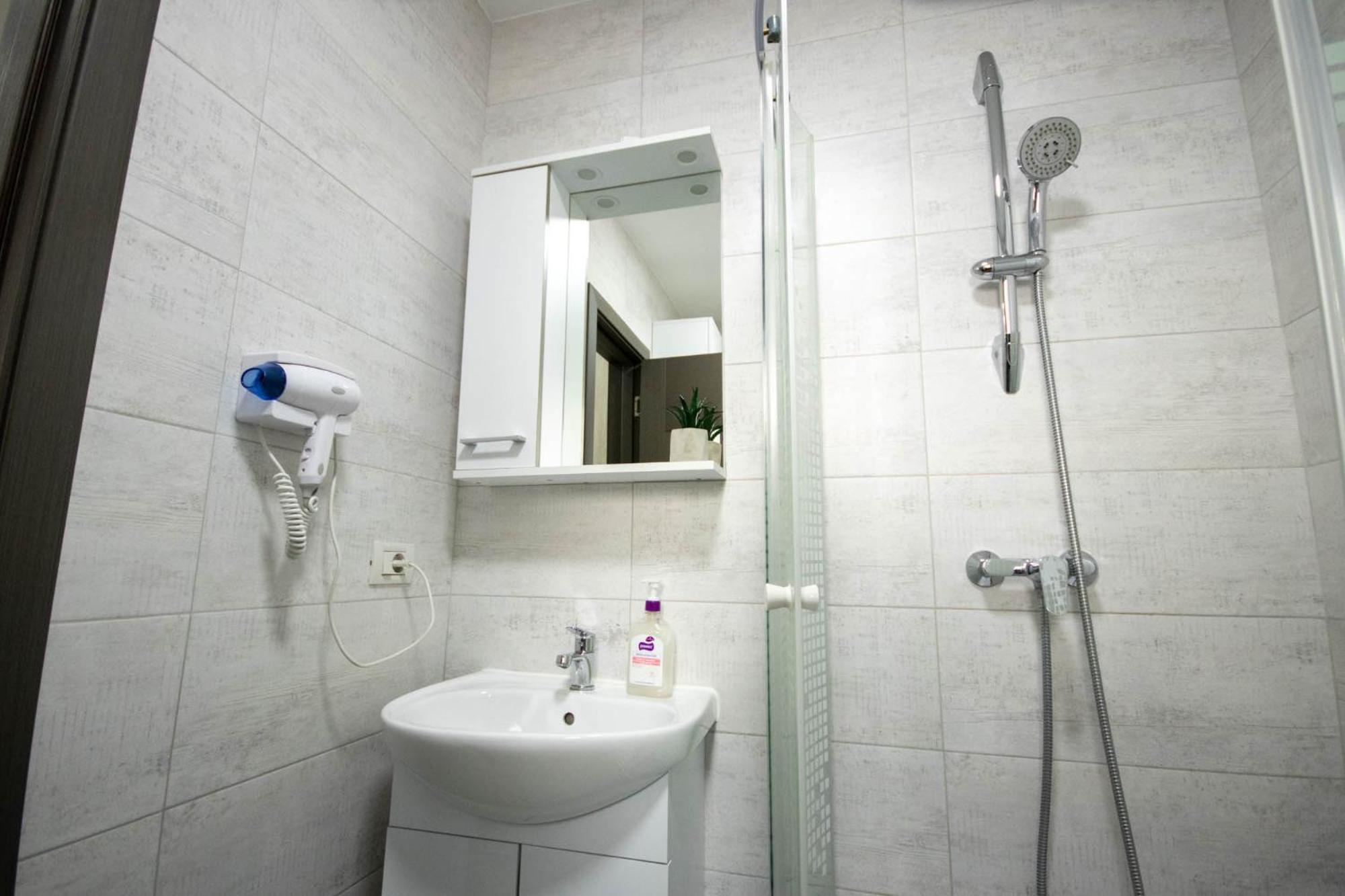 Astar Apartments - Small Radauti Luaran gambar